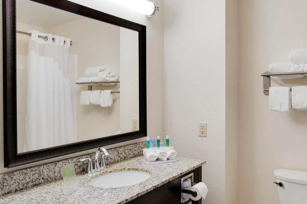 Holiday Inn Express & Suites Nevada By Ihg Rom bilde