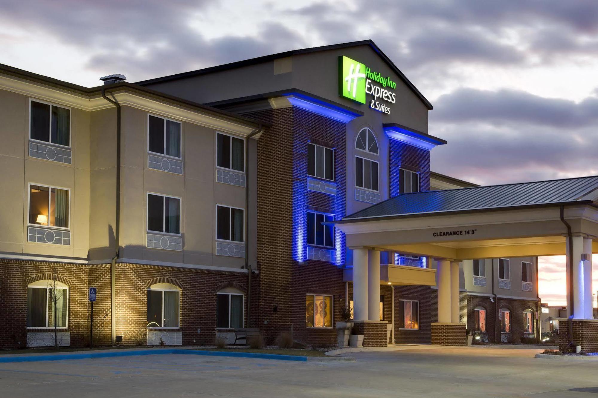Holiday Inn Express & Suites Nevada By Ihg Eksteriør bilde